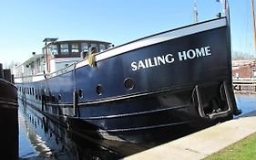 Botel Sailing Home